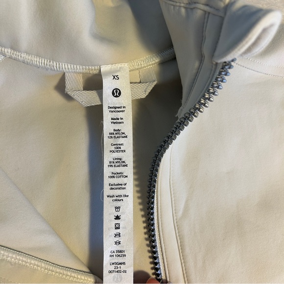 Lululemon mixed fabric half-zip pullover - Picture 3 of 3